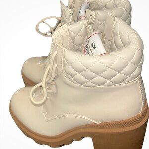 Steve Madden Women's Quilted Ankle Boots size 8 Cream